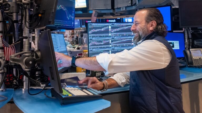 108232526 1764171508892 gettyimages 2248555747 anotherday153732181 e40jwrlr