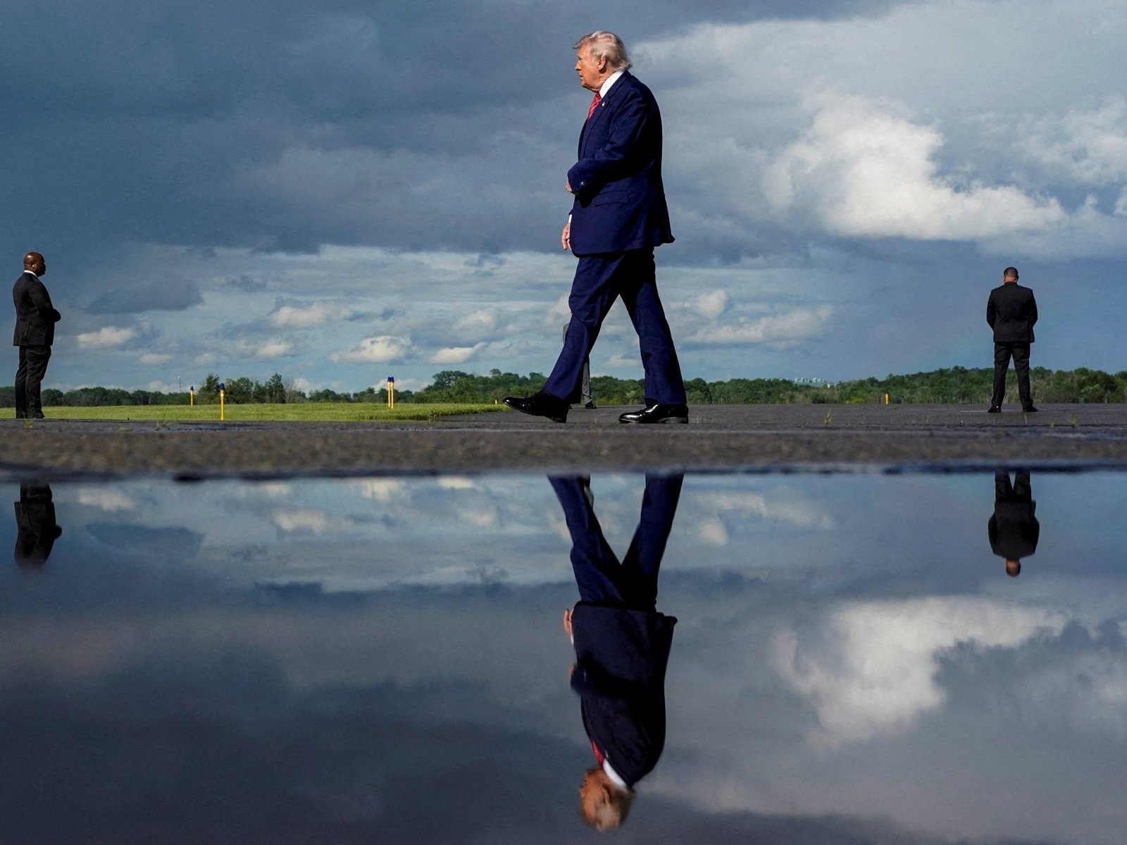 2025 11 28T101140Z 1428213879 RC22OEADQQL6 RTRMADP 3 YEAR END 2025 PHOTOS BEST 1764502430