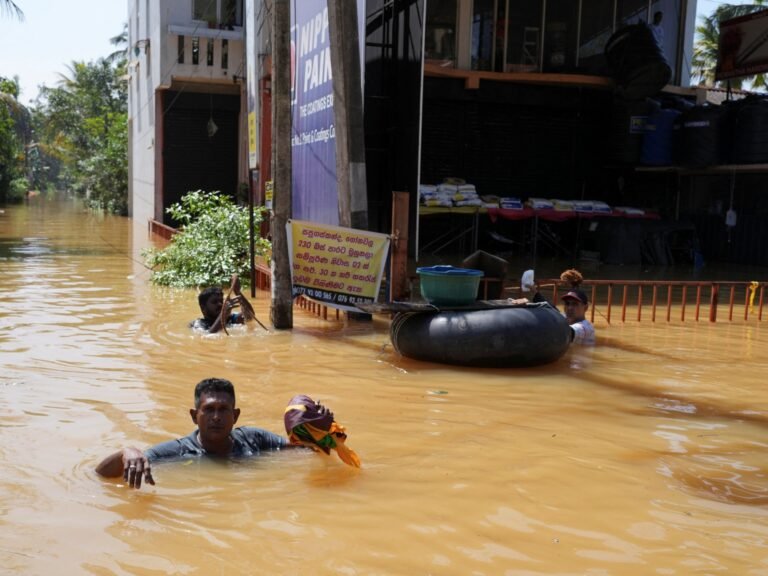 2025 11 30T091855Z 1581888624 RC2U6IAEJV4V RTRMADP 3 ASIA WEATHER SRI LANKA 1764498529