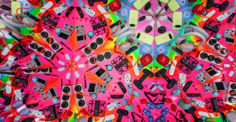 257851 2025 MAIN Holiday Gift Guide AKrales 6427