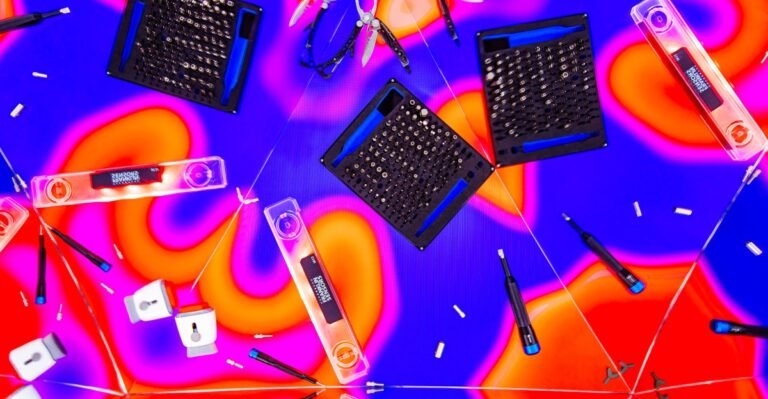 257851 2025 TOOLS Holiday Gift Guide AKrales 6102