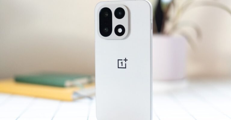 258099 OnePlus 15 review AJohnson 0004