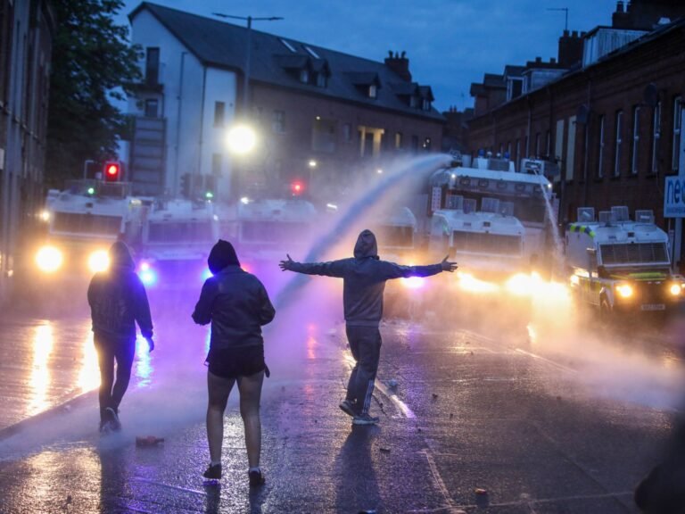 AFP 20250611 49ZC92F v1 HighRes BritainNirelandUnrestRacism 1749710920