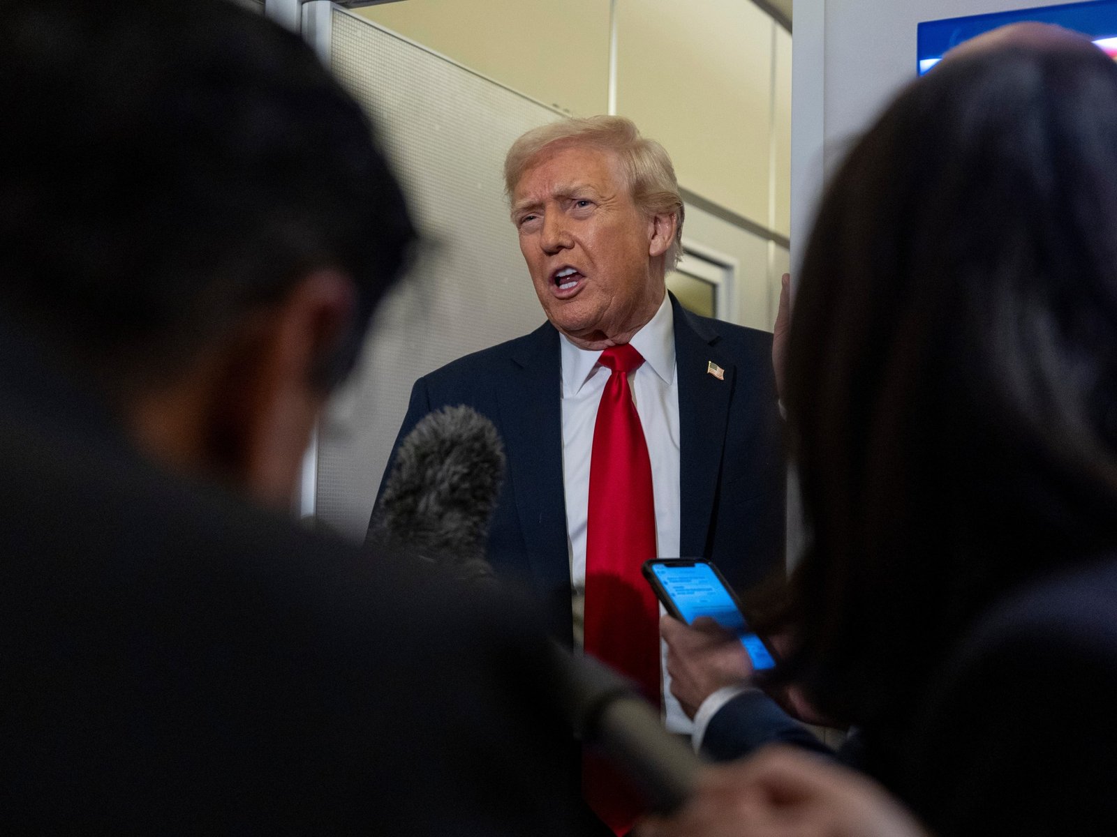 AP25330049418771 1764195200