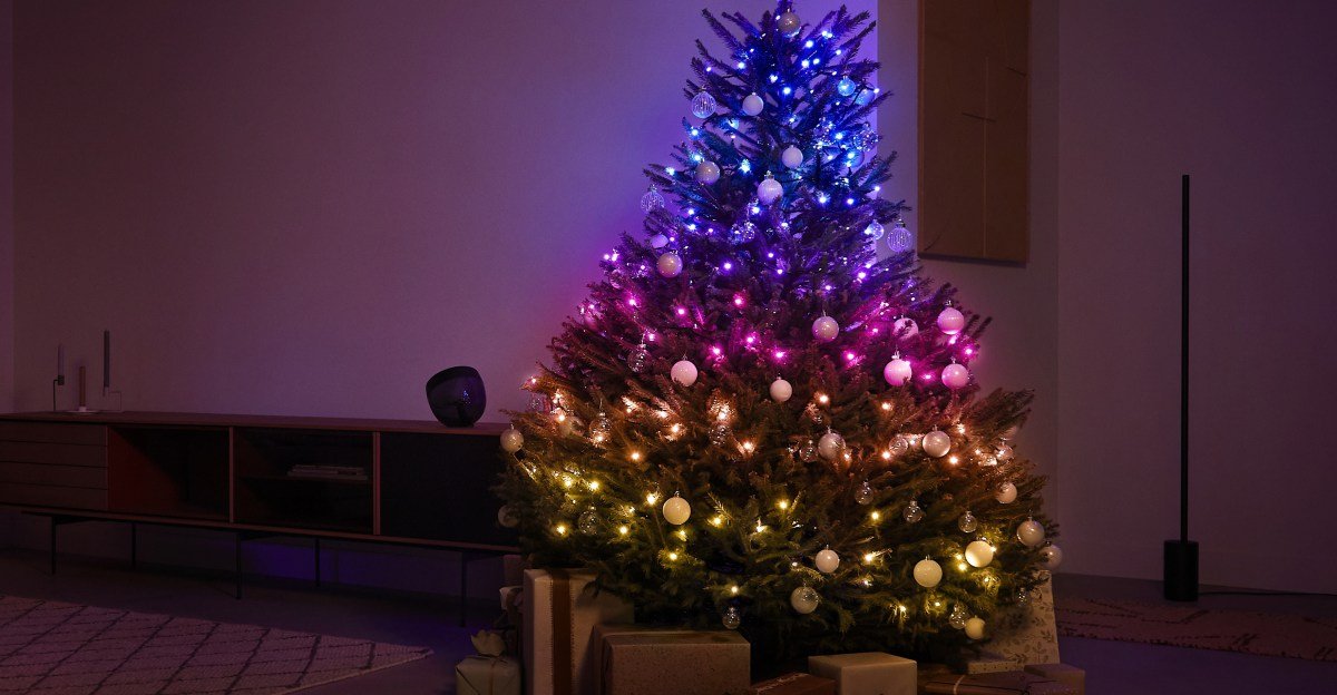 Philips Hue s Festavia string lights lifestyle image