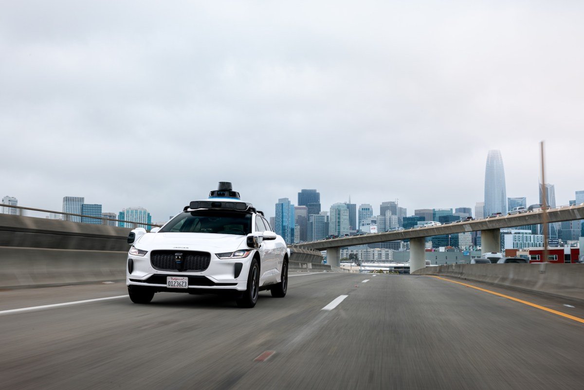 SF WAYMO FREEWAY FRONT