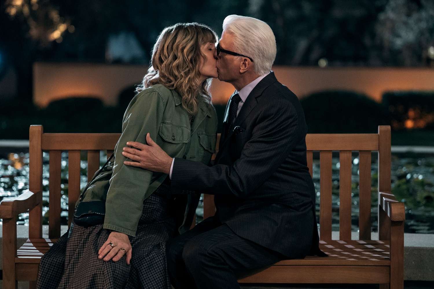 a man on the inside ted danson mary steenburgen 2 112125 fa4d4907c0ef46548c4876c76b5843ac