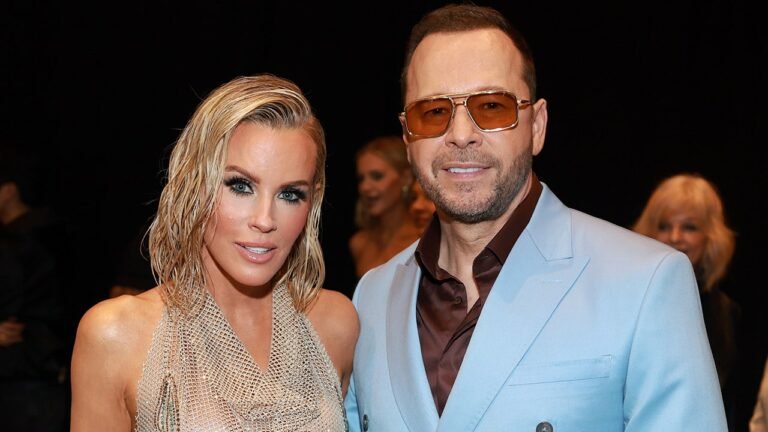 donnie wahlberg jenny mccarthy wet hari