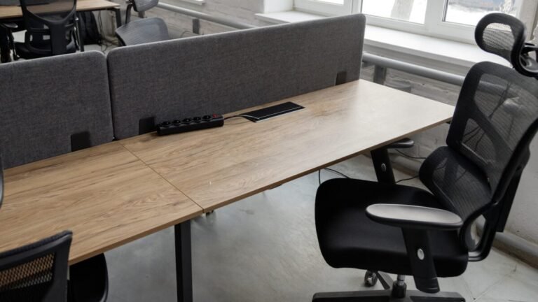 empty desk 1200x675