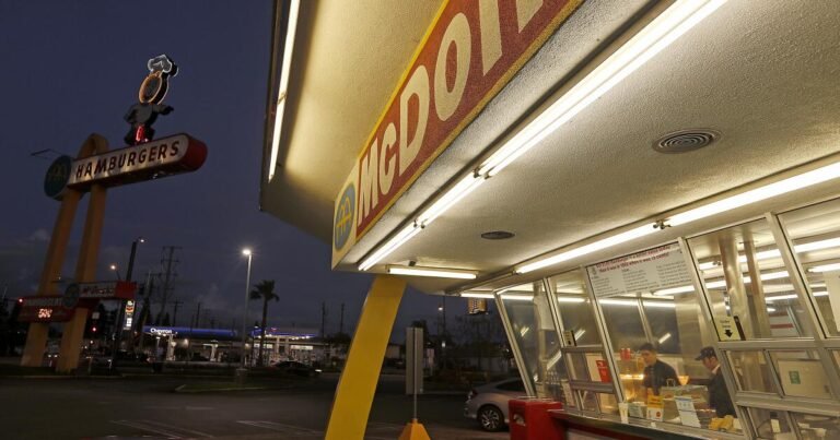 urlhttps3A2F2Fcalifornia times brightspot.s3.amazonaws.com2Ff72Fce2F082765a147fbaac2b9a8efde