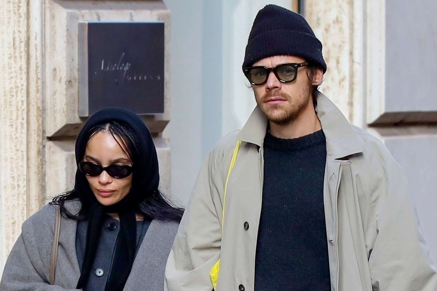 zoe kravitz harry styles 112825 1 T 07121b0b01e3457caae6d75ad786e240