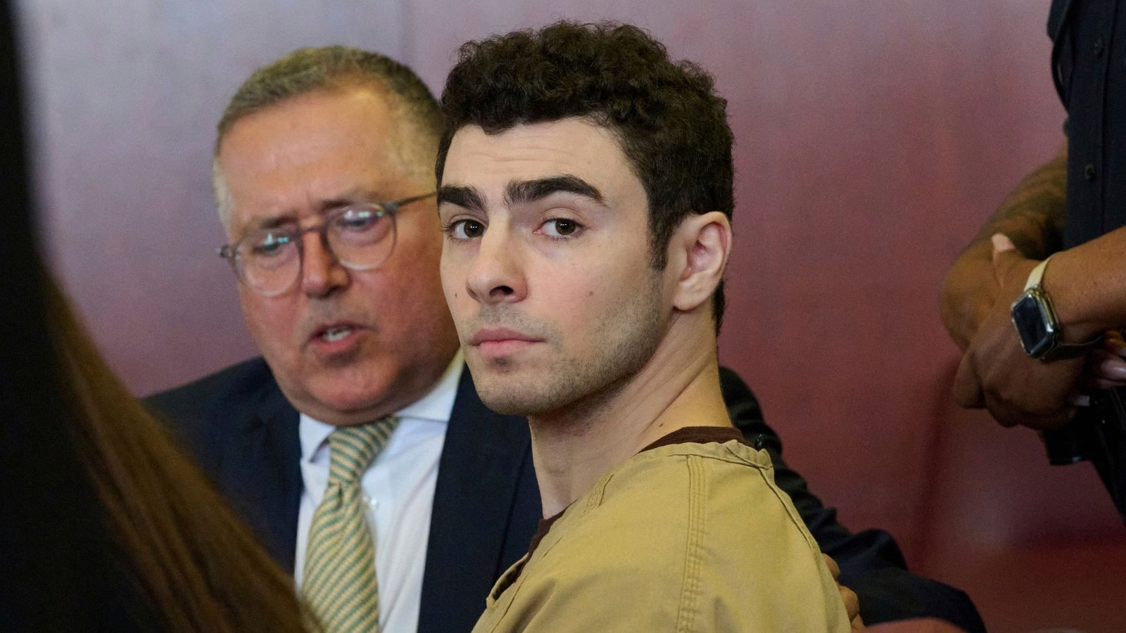 18229782 113025 wabc luigi mangione AP img