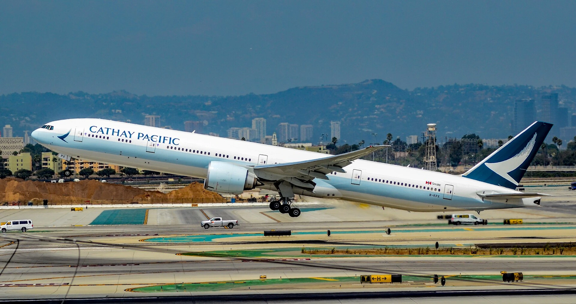 1920px B KPX Cathay Pacific Boeing 777 367ER s n 37897 37173493905.webp