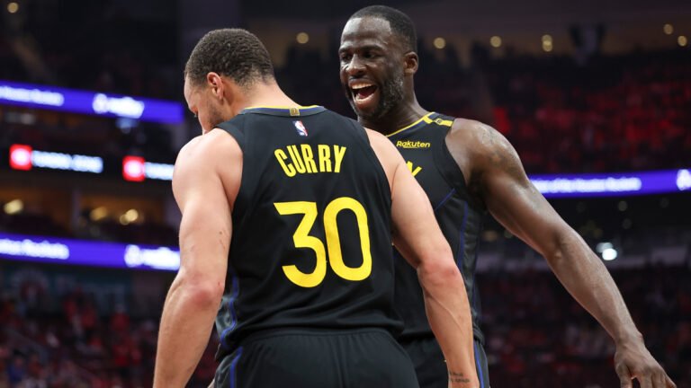 Draymond Green Screaming Steph Curry USATSI