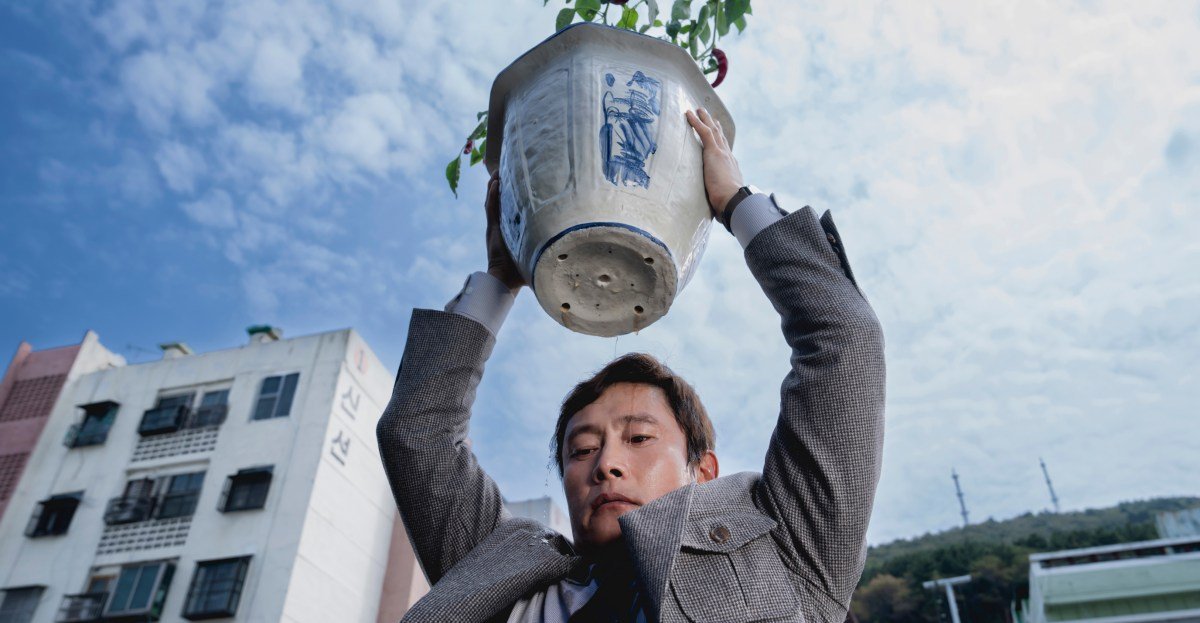 NO OTHER CHOICE Still 05 CourtesyofNEON