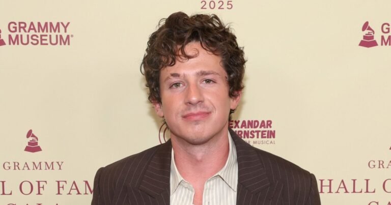 charlie puth 2215496916