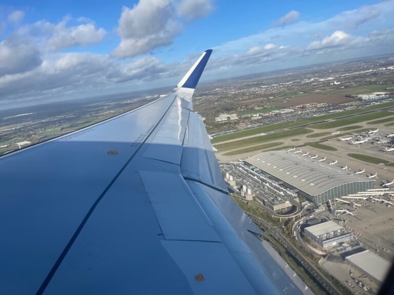 jetblue airlines plane wing