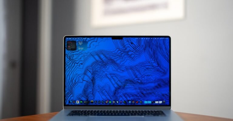 091525 MacBook Air 15 M4 macOS Tahoe ADiBenedetto 0001