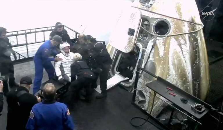 nasa crew 11 splashdown