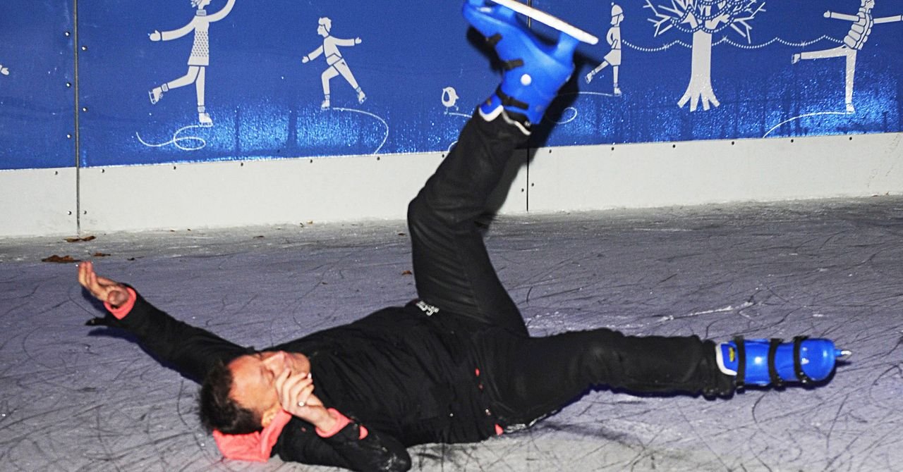 sci slipery ice 186398265