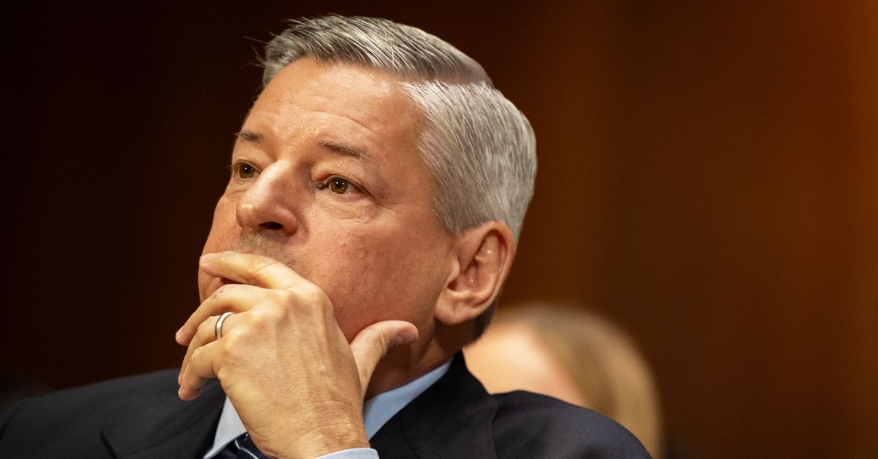 Netflix Says Users Can Cancel Service if HBO Merger Makes It Too Expensive Culture 2259276121