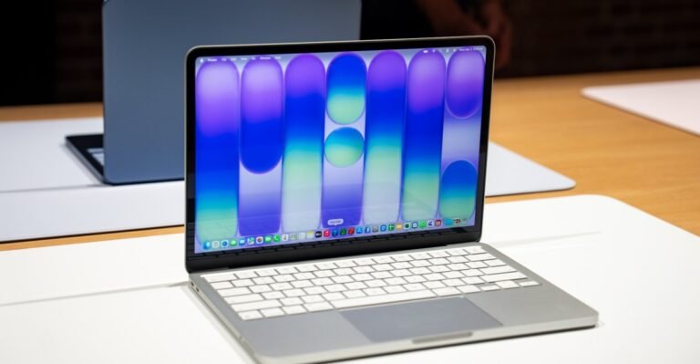 030426 Apple MacBook Neo ADiBenedetto 0005