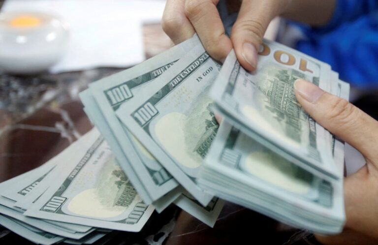 2026 02 13T162230Z 1 LYNXMPEM1C106 RTROPTP 4 DOLLAR HEDGING BNY