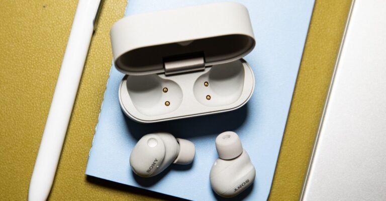 268261 Sony WF 1000XM6 earbuds AKrales 0047