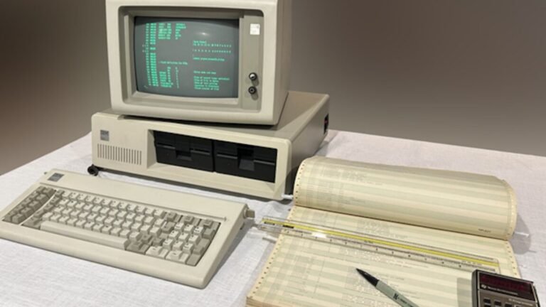 86 DOS artifact and IBM PC 1152x648