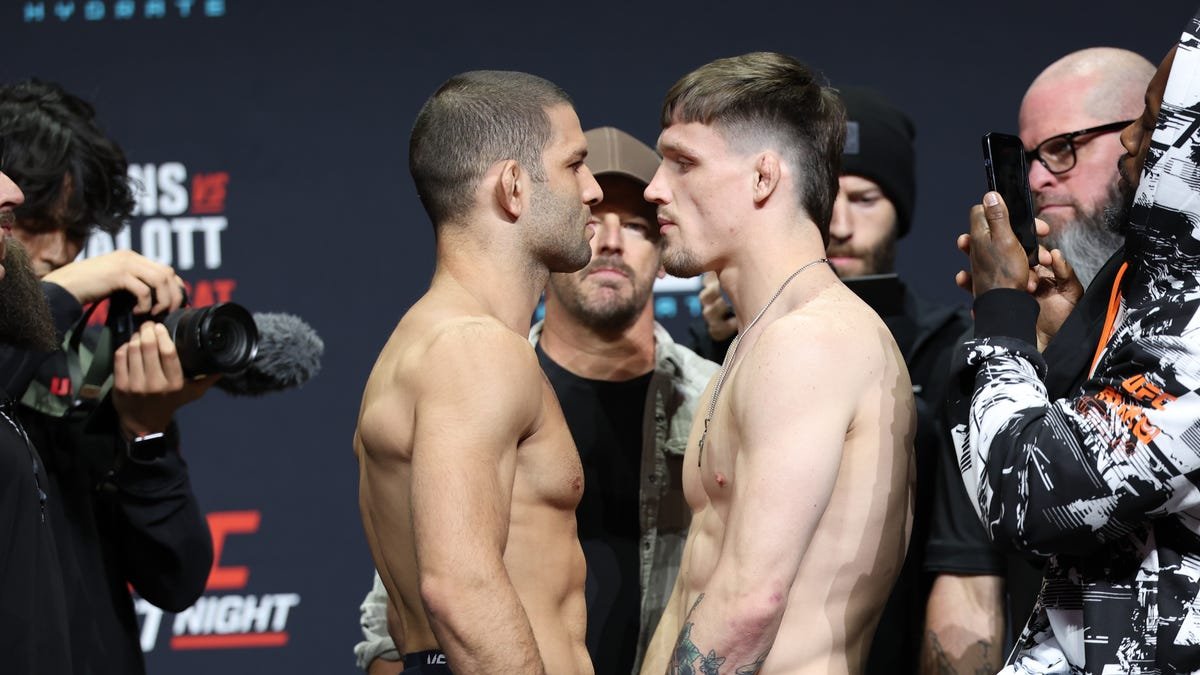 89671274007 ufc winnipeg fight night interviews 04172608049