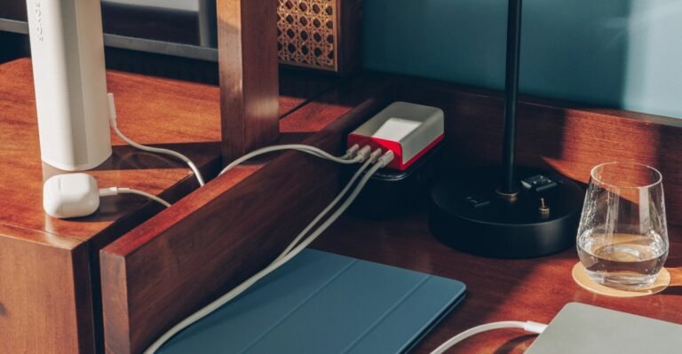 Twelve South PlugBug Lifestyle Image 4
