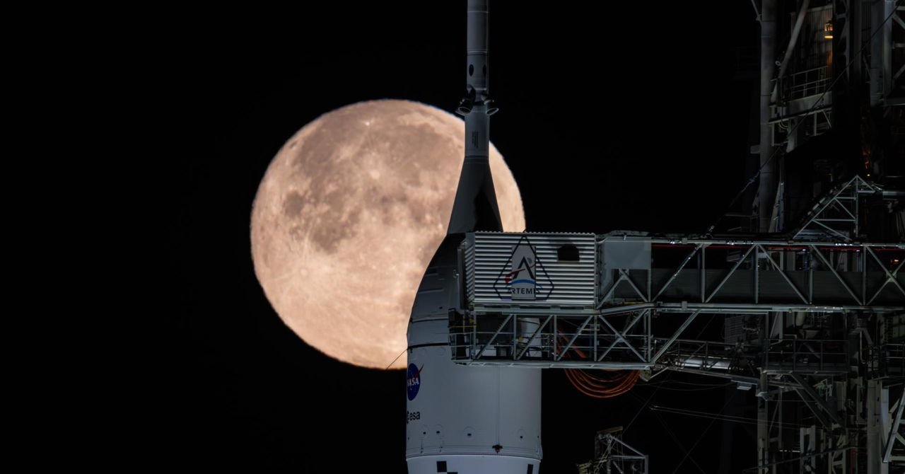 artemis ii at the pad full snow moon 02012026 4large