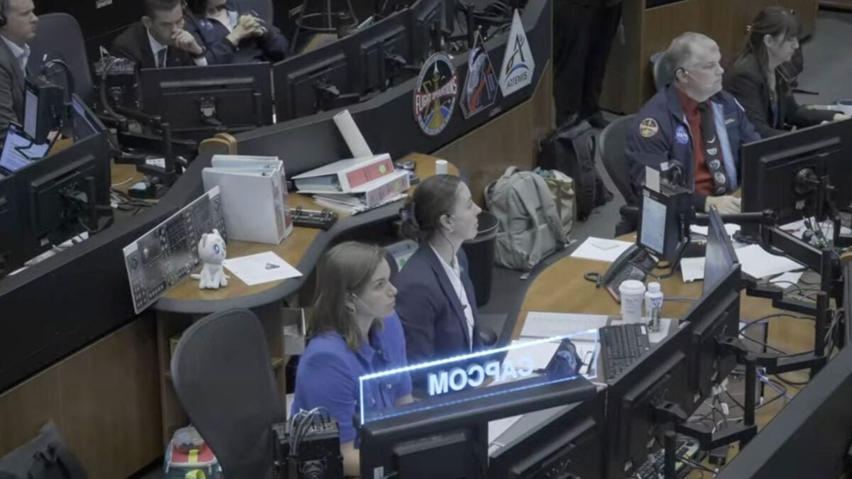 mission control during TLI