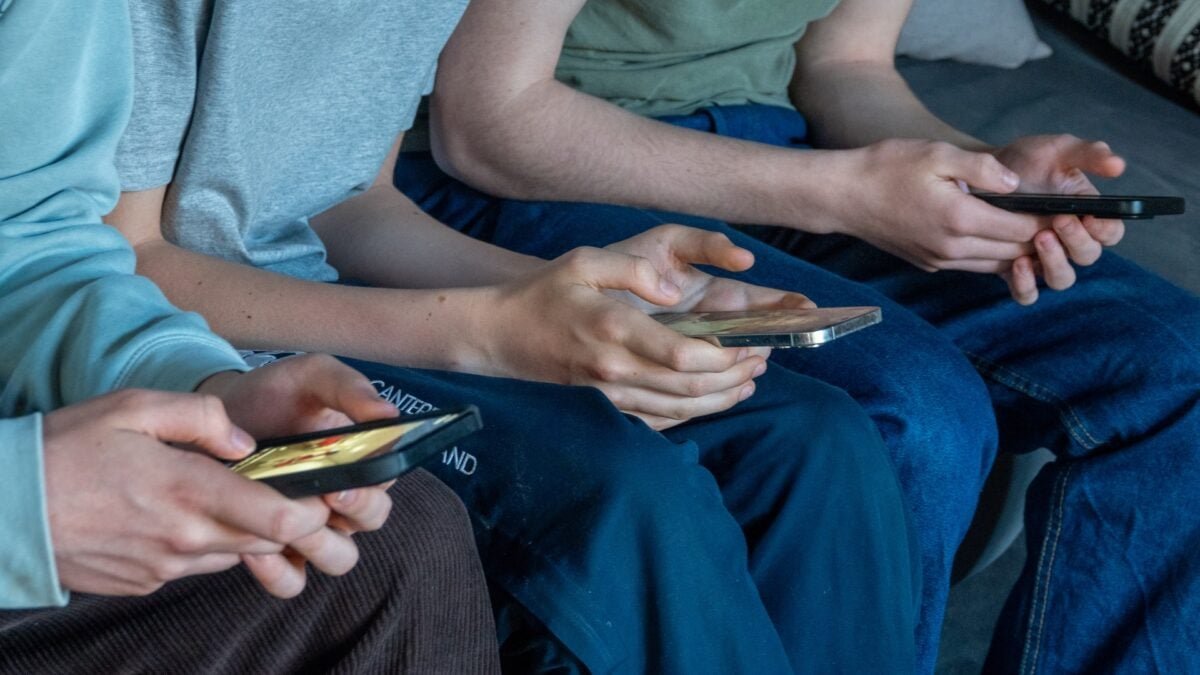 teens social media smartphones