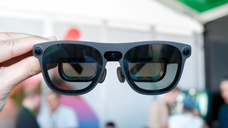 Google Xreal Project Aura XR Smart Glasses Hands On 04 1200x675
