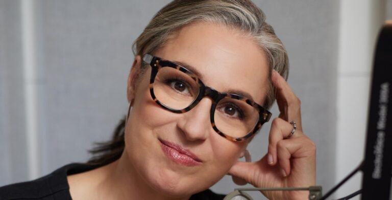 ManoushZomorodi4