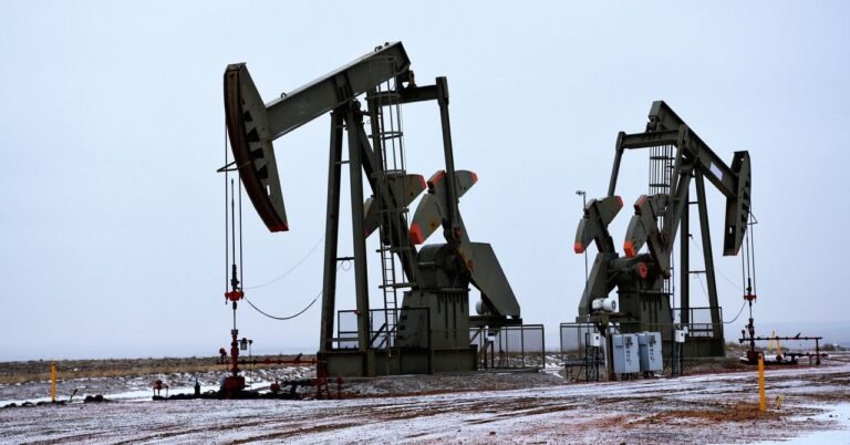Old Oil Gas Wells Could Find Second Life Science 1088012650