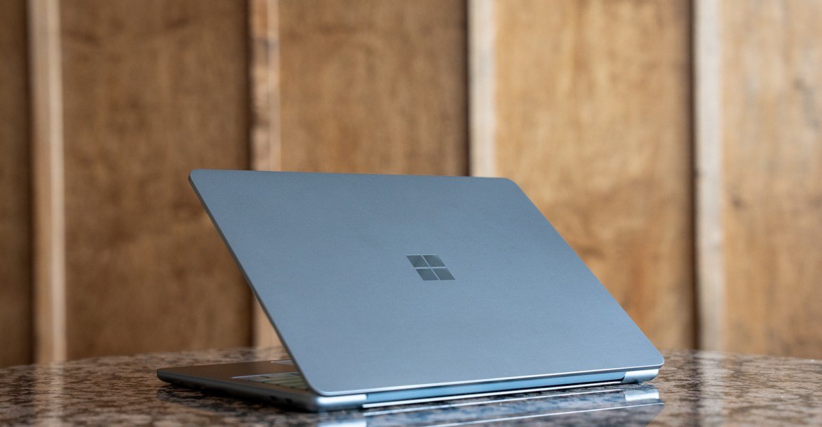 257765 Microsoft Surface Laptop 13 2025 ADiBenedetto 0007