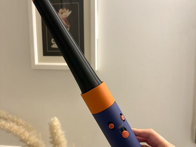 Dyson Airwrap i.d MultiStyler and Dryer blue orange Reviewer Photo SOURCE Alanna Kilkeary no bord