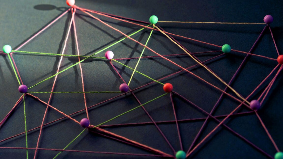 getty string pins