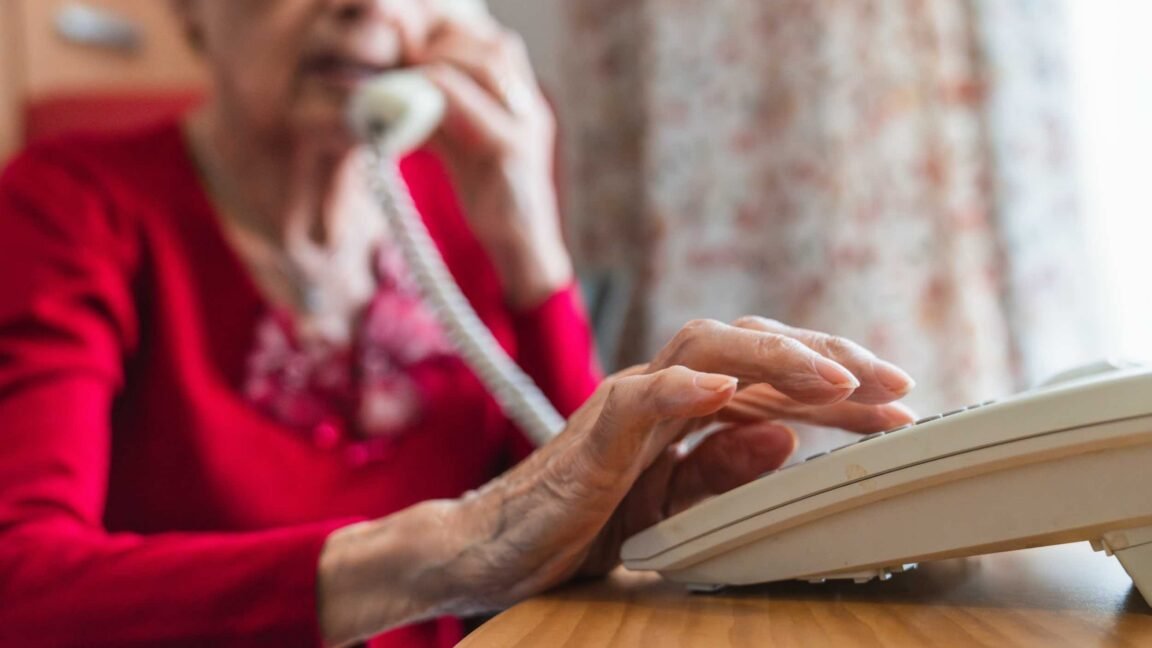 woman dialing phone 1152x648 1781724369